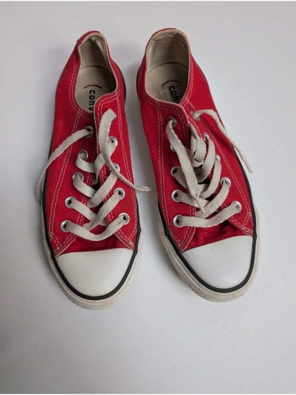 Converse Chuck Taylors Red Low Tops Shoes Men's 4 Women's 6